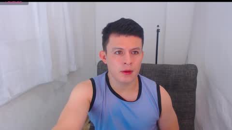 lian_eathan online show from March 7, 7:33 pm