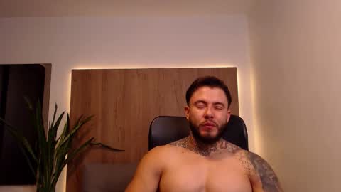 lianjones9 online show from October 18, 5:07 pm