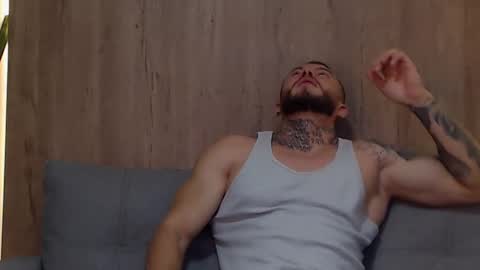 lianjones9 online show from February 20, 1:46 am