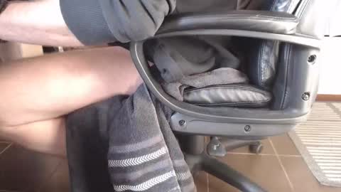 lickerxx46 online show from April 13, 2:29 pm