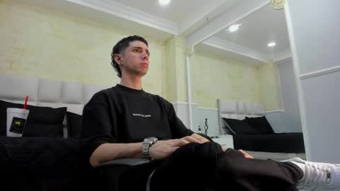 L I I A M online show from February 16, 4:09 am