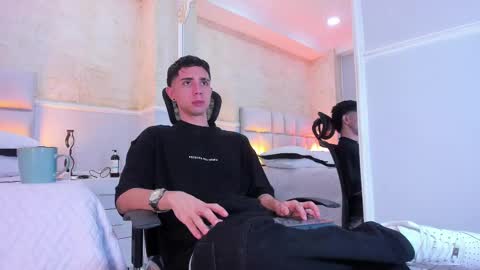 L I I A M online show from March 7, 2:34 pm