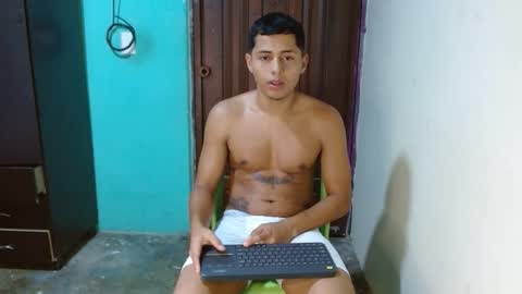 lil_condor_baby online show from April 19, 9:28 pm