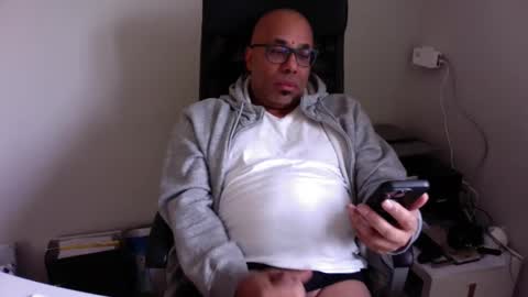 Snapshot of little_buddha chatting on December 12, 9:30 am Pure Black Power online show from December 12, 9:30 am