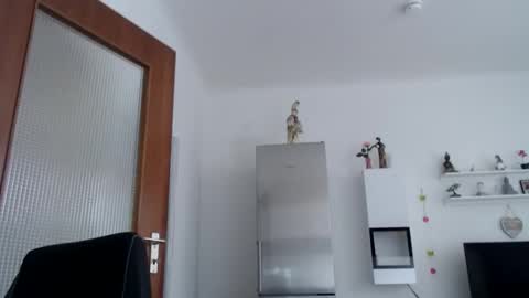 little_sow online show from April 15, 2:28 pm