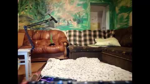 lkonig504475 online show from May 13, 10:29 pm
