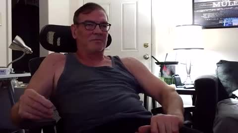 LongDick Daddy online show from September 27, 11:46 pm