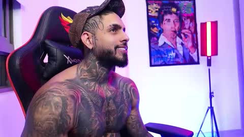 logan_hugh8 online show from November 5, 6:48 am