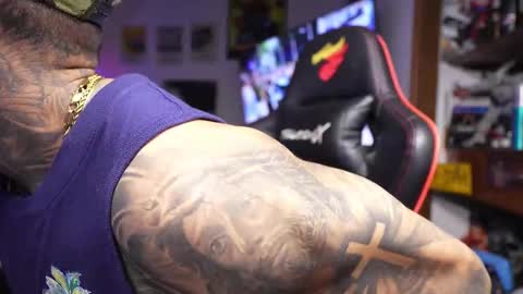 logan_hugh8 online show from March 19, 6:05 am