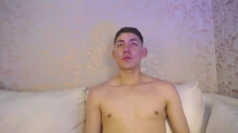 Loganfoster  online show from December 3, 8:48 pm