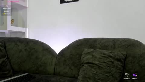 logantwink18 online show from September 10, 1:54 pm