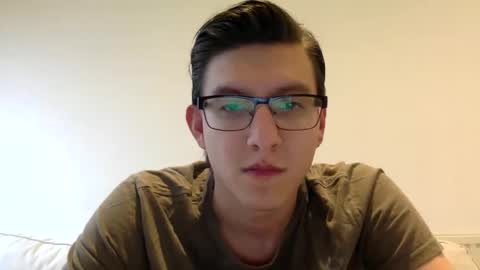 Snapshot of londonboy405 chatting on February 20, 1:08 pm londonboy405 online show from February 20, 1:08 pm