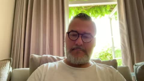 EnglishBear online show from June 23, 11:03 am