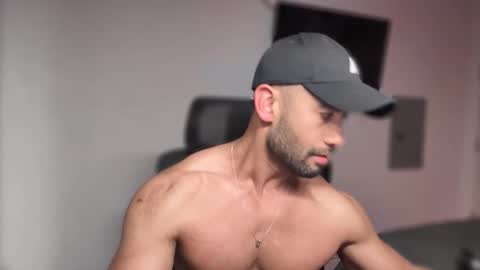 Cale online show from February 17, 6:23 am