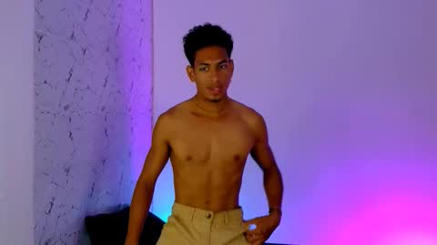 Lorian Vikel  online show from March 17, 11:51 pm