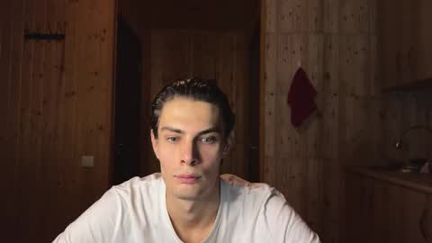 Snapshot of louis_preston chatting on October 14, 2:07 am Mark online show from October 14, 2:07 am