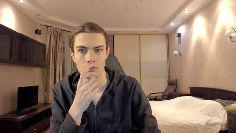 Snapshot of louis_preston chatting on February 16, 11:37 pm Mark online show from February 16, 11:37 pm