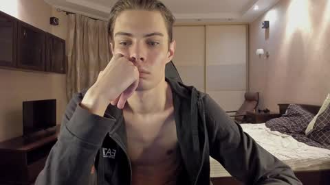 Snapshot of louis_preston chatting on February 4, 11:16 pm Mark online show from February 4, 11:16 pm