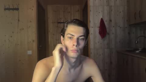 Snapshot of louis_preston chatting on October 28, 4:37 am Mark online show from October 28, 4:37 am