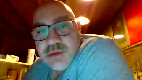 lover010983 online show from March 10, 5:22 am