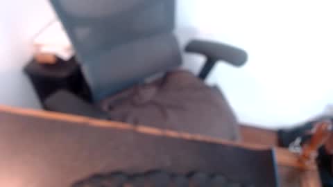lreed090 online show from May 11, 4:48 pm