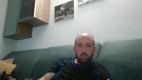 Snapshot of lucabeech88 chatting on October 10, 8:24 pm Luca online show from October 10, 8:24 pm