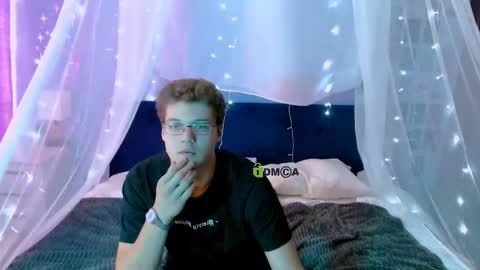 lucas_long_ online show from September 14, 8:27 am