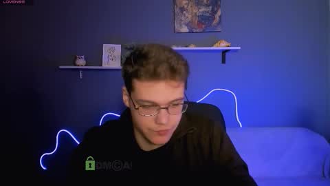 lucas_long_ online show from October 13, 12:33 pm