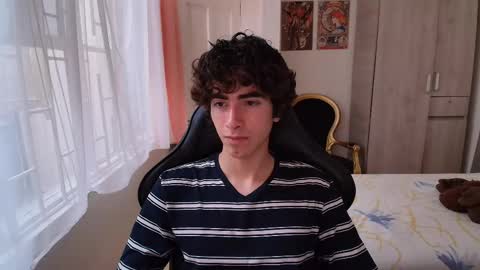 Snapshot of lucas_xo chatting on October 21, 9:06 pm lucas_xo online show from October 21, 9:06 pm