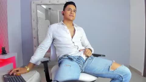 Leo online show from March 20, 2:43 pm