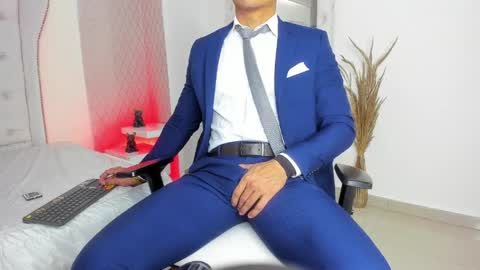 Leo online show from April 8, 2:26 pm