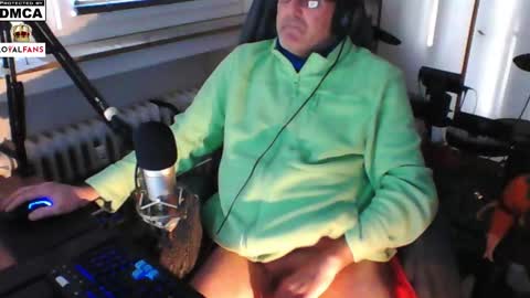        call me  Stefan online show from February 23, 2:54 pm