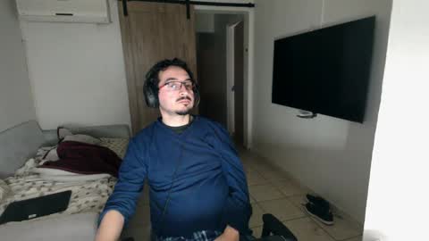 luis_flr online show from January 13, 5:01 am