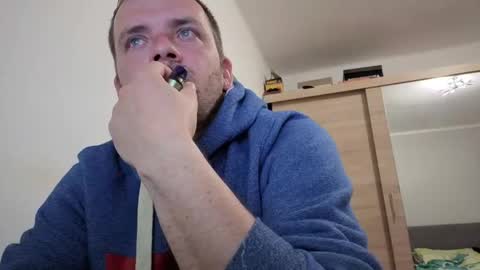lukas312312 online show from April 30, 10:14 pm