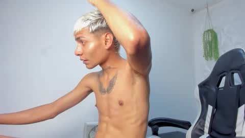 lunay_bigcock420 online show from January 17, 6:49 am