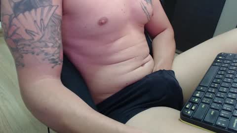 lushboy90 online show from December 12, 8:25 am