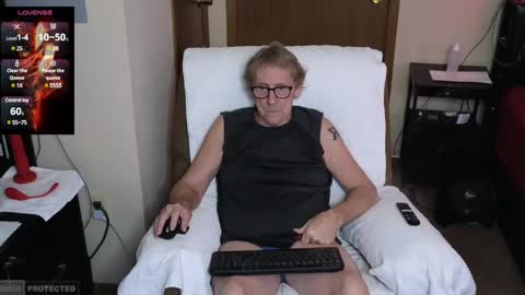 lusty48 online show from December 24, 11:44 pm