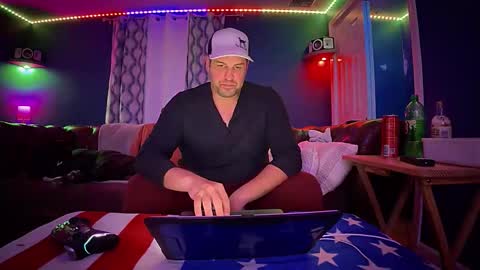 luv2watch1980 online show from November 11, 9:53 pm