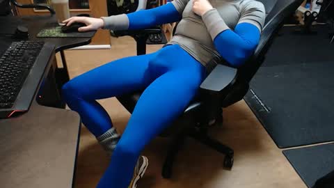 lycraboy123 online show from February 19, 3:30 pm