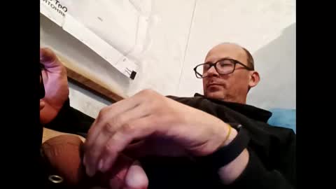 Snapshot of lyelik chatting on February 26, 11:02 pm Alex online show from February 26, 11:02 pm