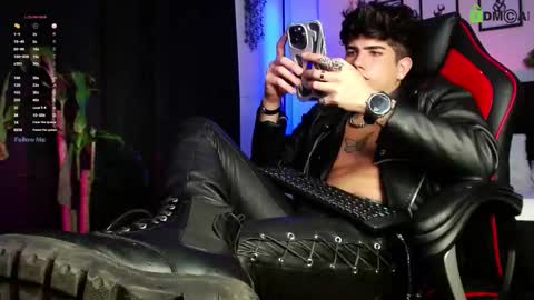 Lyle Bennett Freelance Model online show from March 9, 2:44 pm