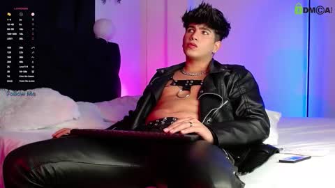 Lyle Bennett Freelance Model online show from October 21, 10:29 am