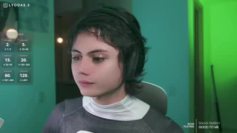 Snapshot of lyodass chatting on October 15, 1:35 am Lyodass online show from October 15, 1:35 am