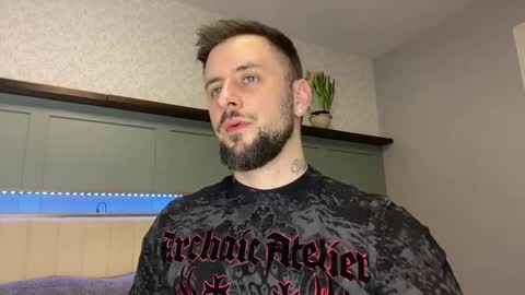 m_stephen online show from April 8, 3:07 am