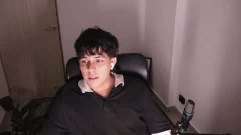 Tony Hoffa online show from February 24, 3:18 am