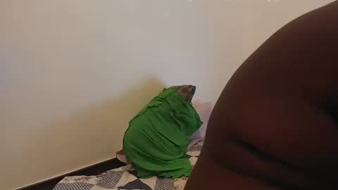 maheel84 online show from November 5, 6:32 pm