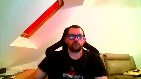 breton online show from December 14, 11:01 pm