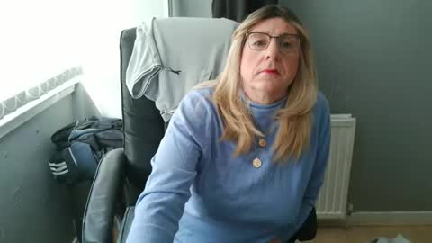 mandy_crossley online show from April 22, 8:08 am