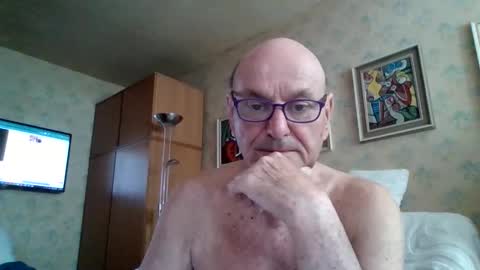 manes5858 online show from April 25, 2:14 pm