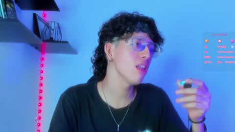 Manuel online show from January 17, 8:37 pm